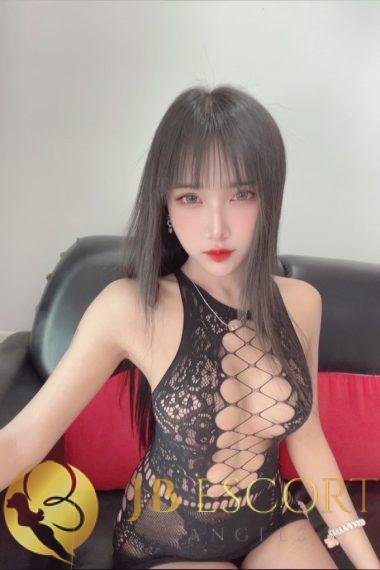 S 7381055 0 380x570 1