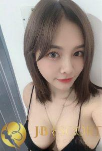 Apple Apple